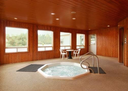 Rodeway Inn Pine River Facilities photo