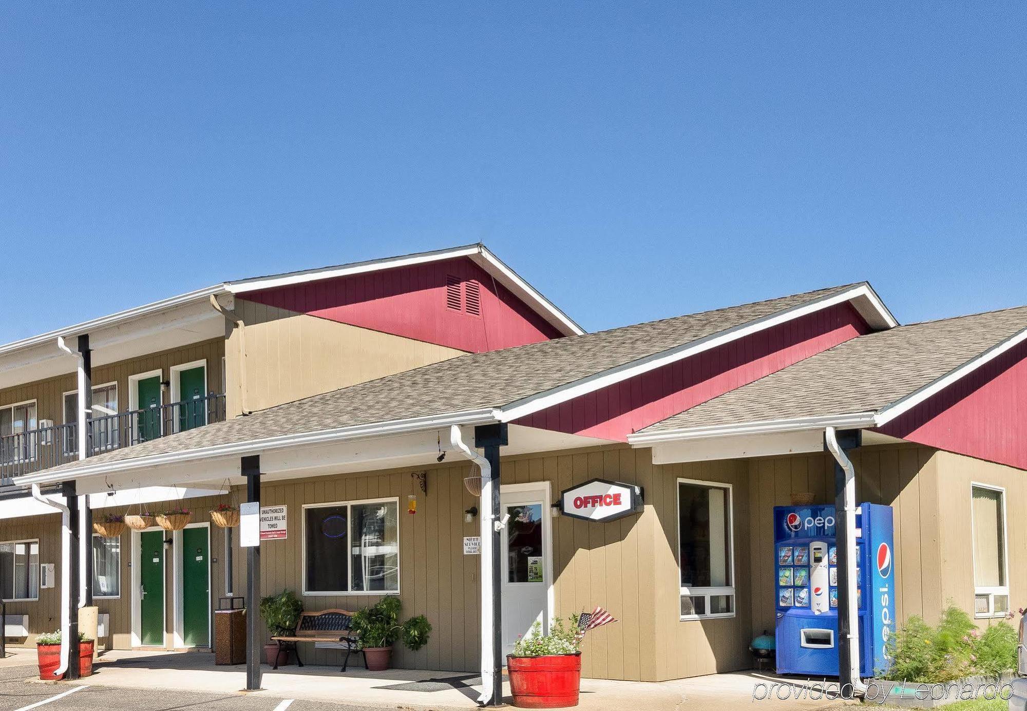 Rodeway Inn Pine River Exterior photo